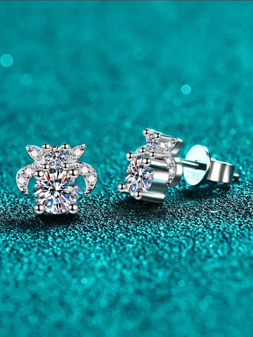 1 Carat Moissanite 925 Sterling Silver Stud Earrings.