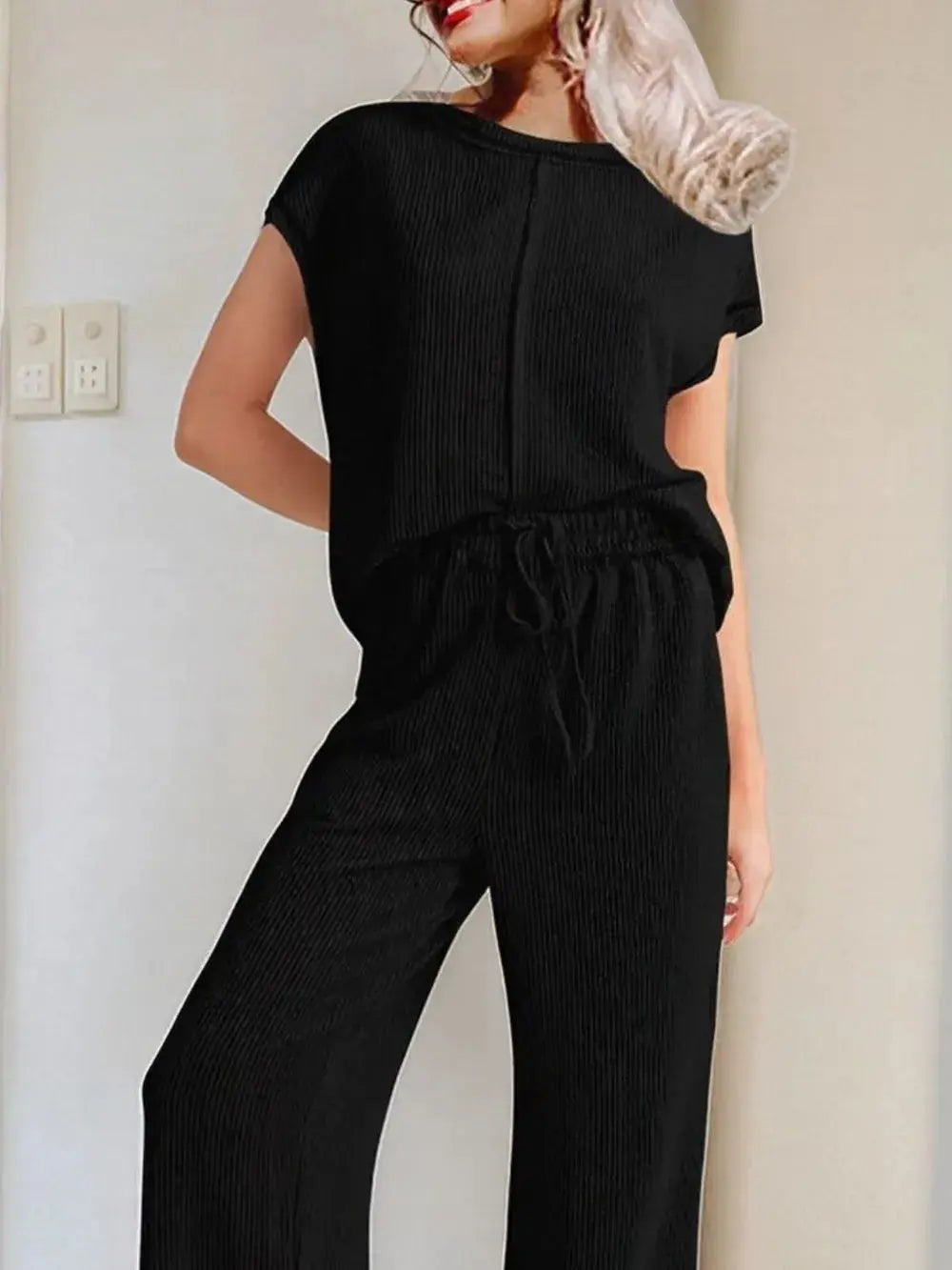 WOMEN Top and Pants Set.