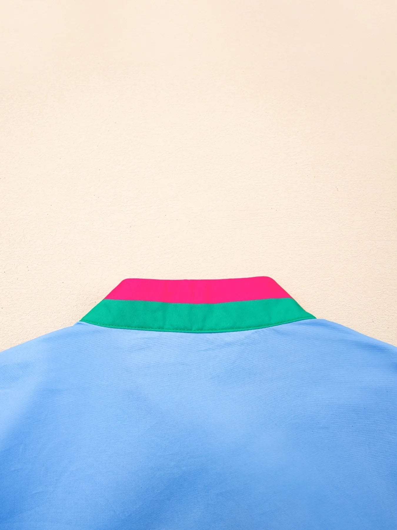 Contrast Trim Notched Short Sleeve Blouse.