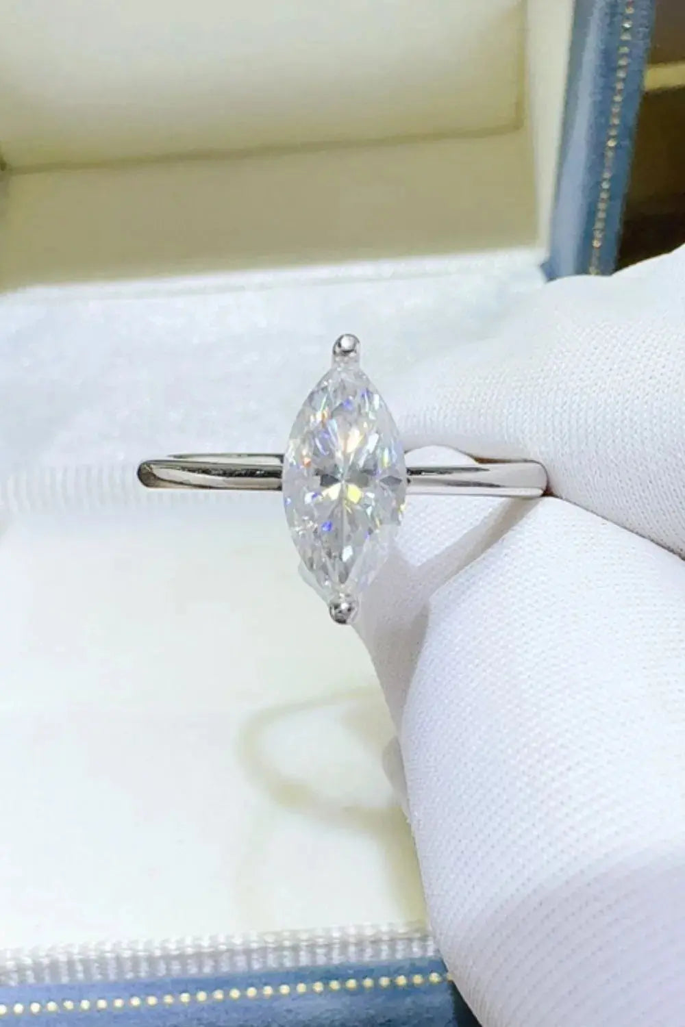 2 Carat Moissanite 925 Sterling Silver Ring.