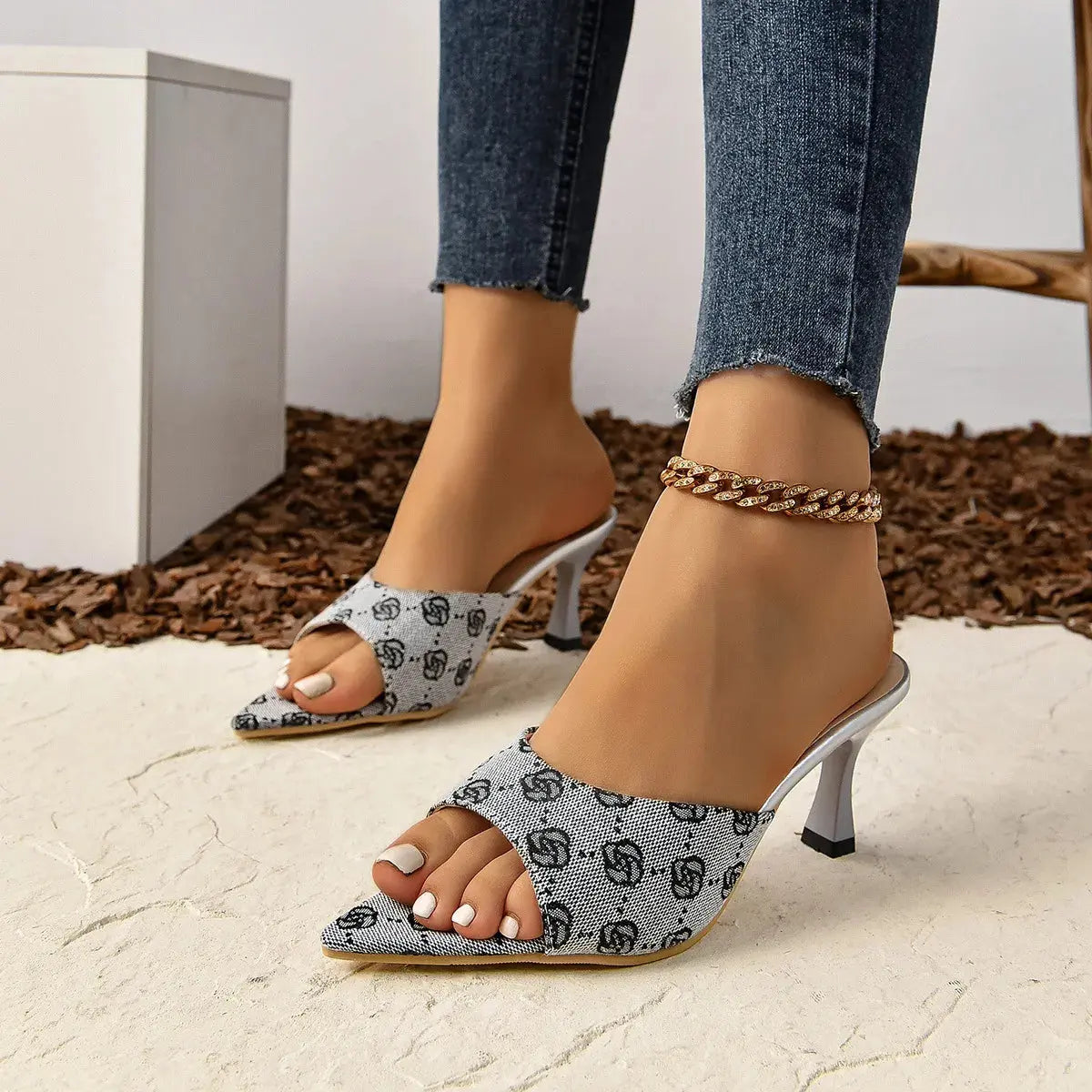 Open Toe Mid Heel Sandals.