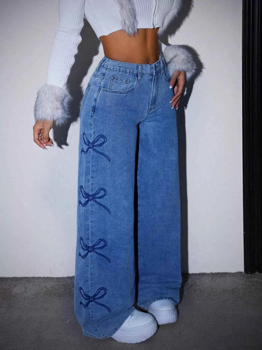 Bow-Embellished Wide Leg Jeans