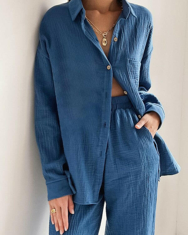 Two piece pants set.