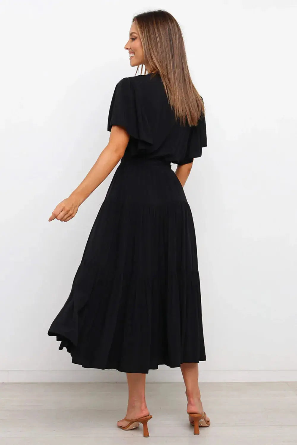 Front Tie Short Sleeve Tiered Midi Dress.
