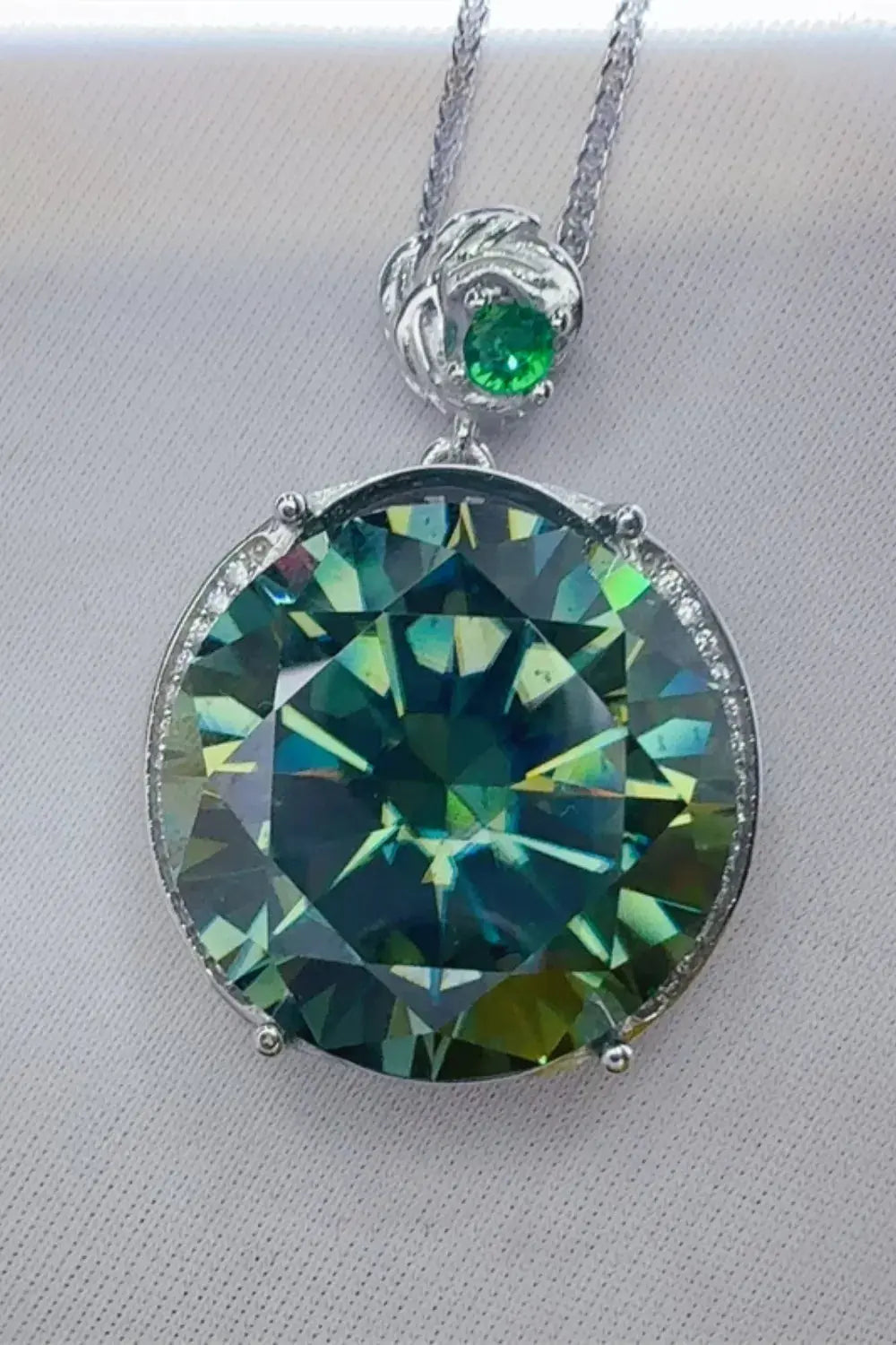 20 Carat Moissanite 925 Sterling Silver Pendant Necklace.