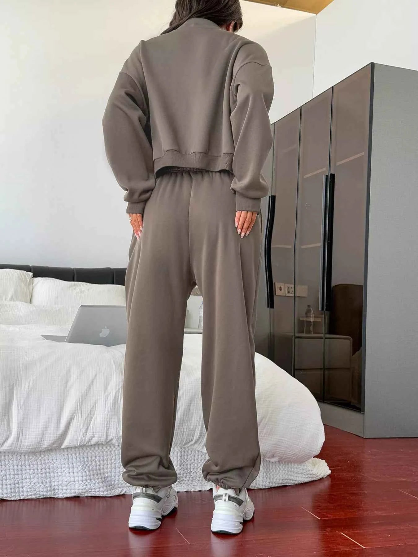 Casual Zipper Front Sweatshirt & Drawstring Pants Set