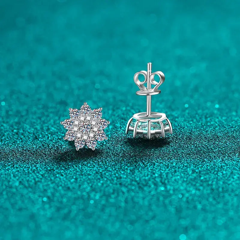 925 Sterling Silver Moissanite Zircon Stud Earrings.