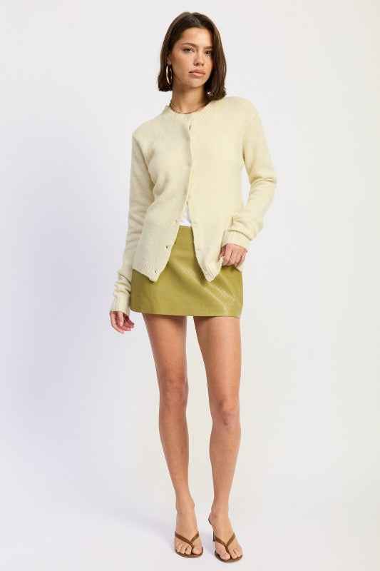 FITTED BUTTON UP CARDIGAN