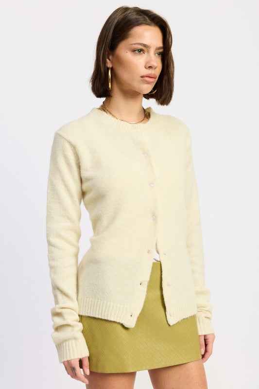 FITTED BUTTON UP CARDIGAN