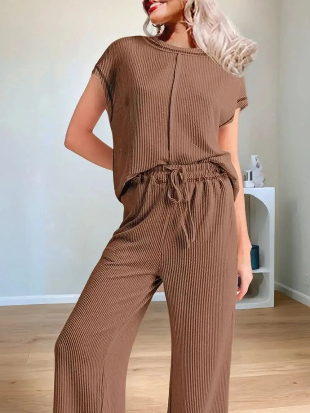 WOMEN Top and Pants Set.