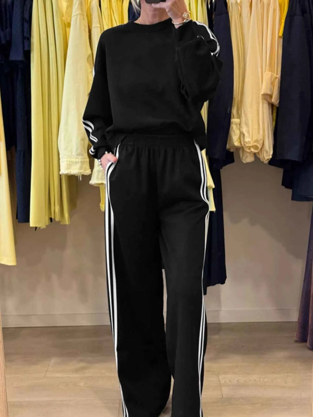 Striped Detail Crewneck Top and Elastic Sweatpants 2pcs Set.