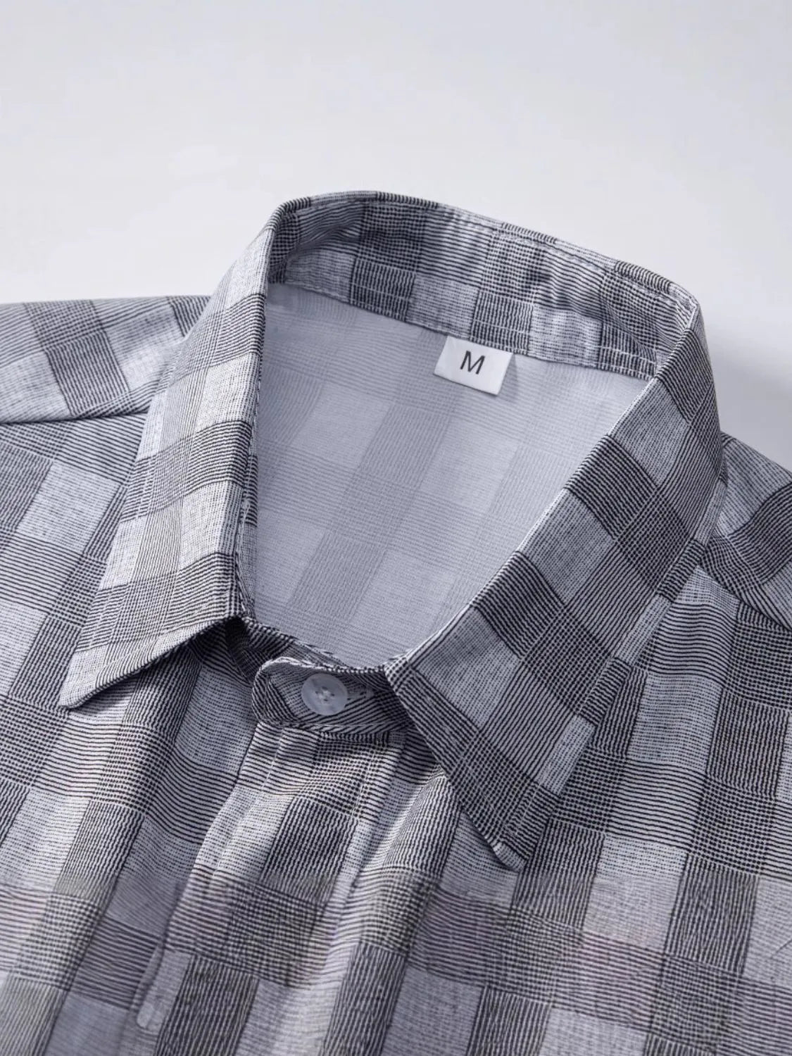 Men's Plus Size Casual Plaid Short Sleeve Button-Down Shirt.