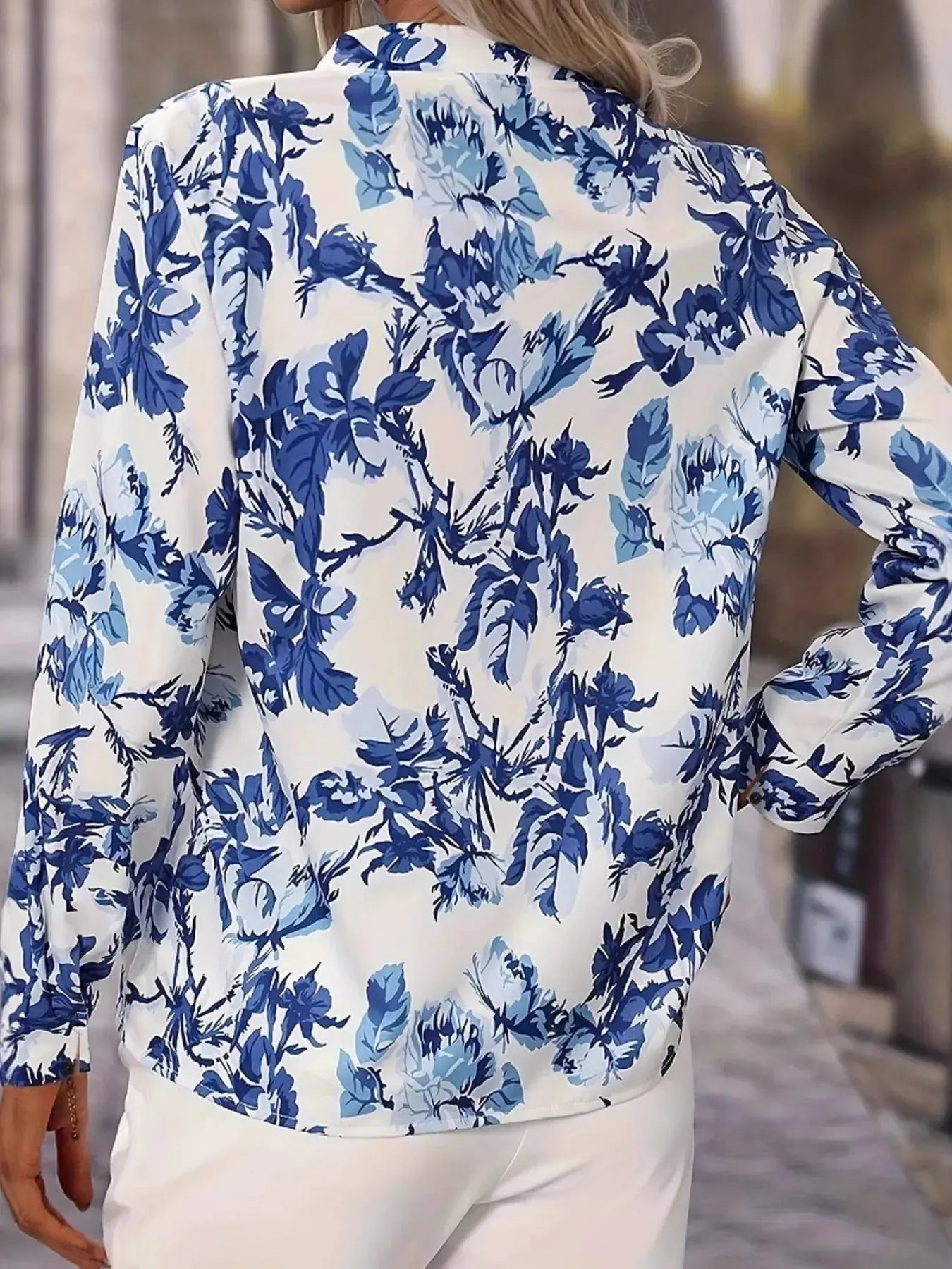 Printed Notched Long Sleeves Blouse.