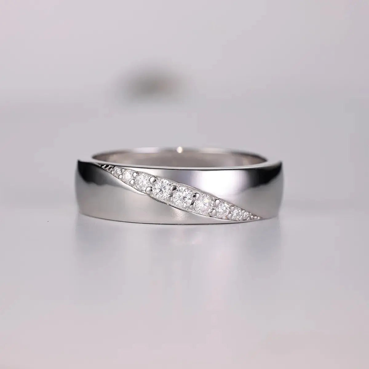925 Sterling Silver Moissanite Ring.