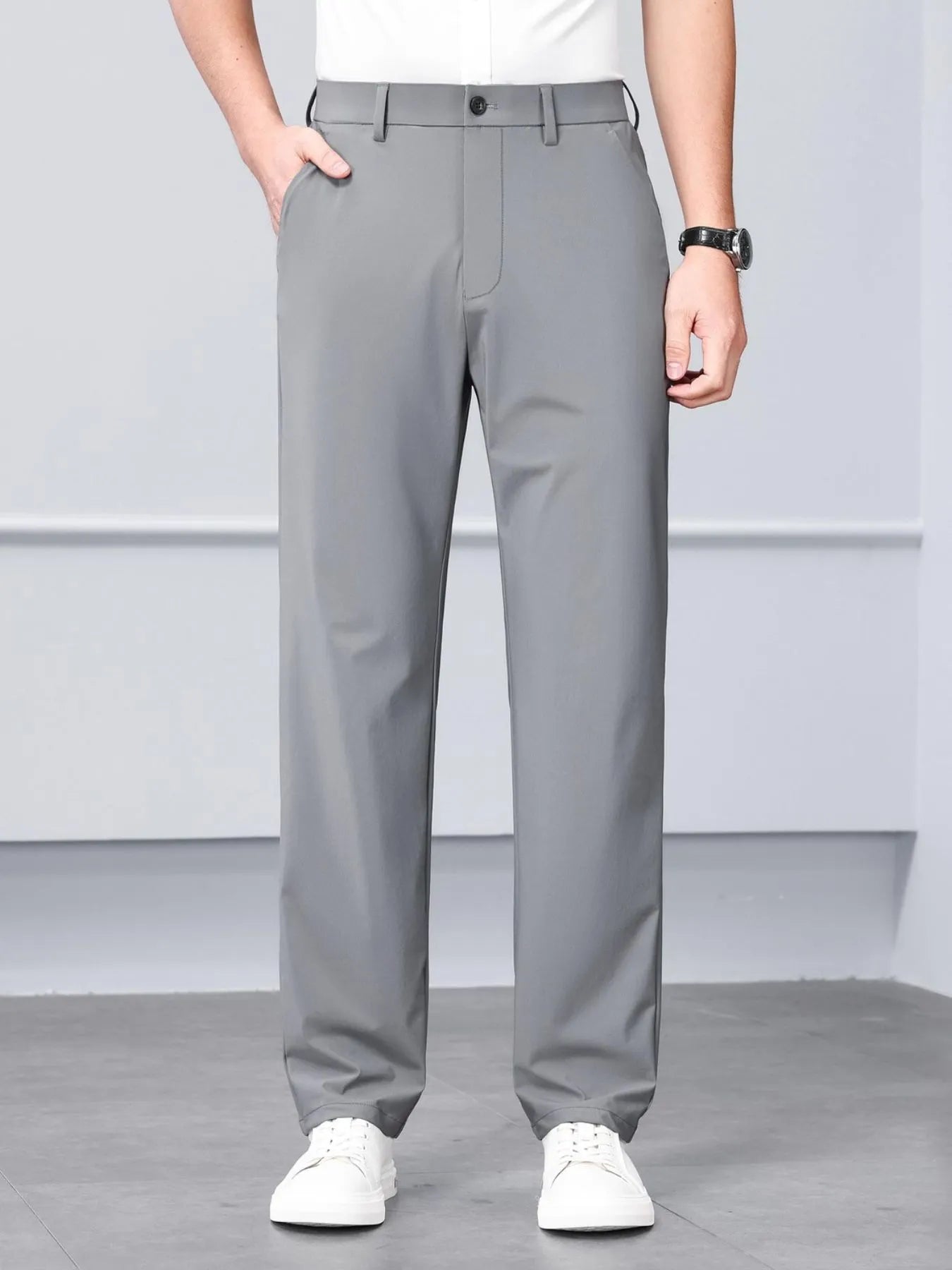 Men's Loose Fit Jeans with Pockets.