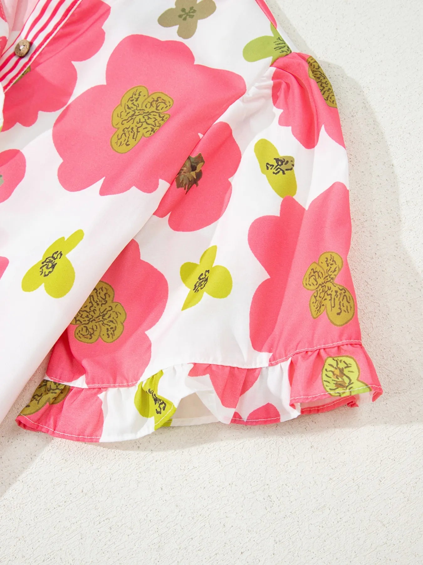 Floral Print Short Sleeve Blouse.