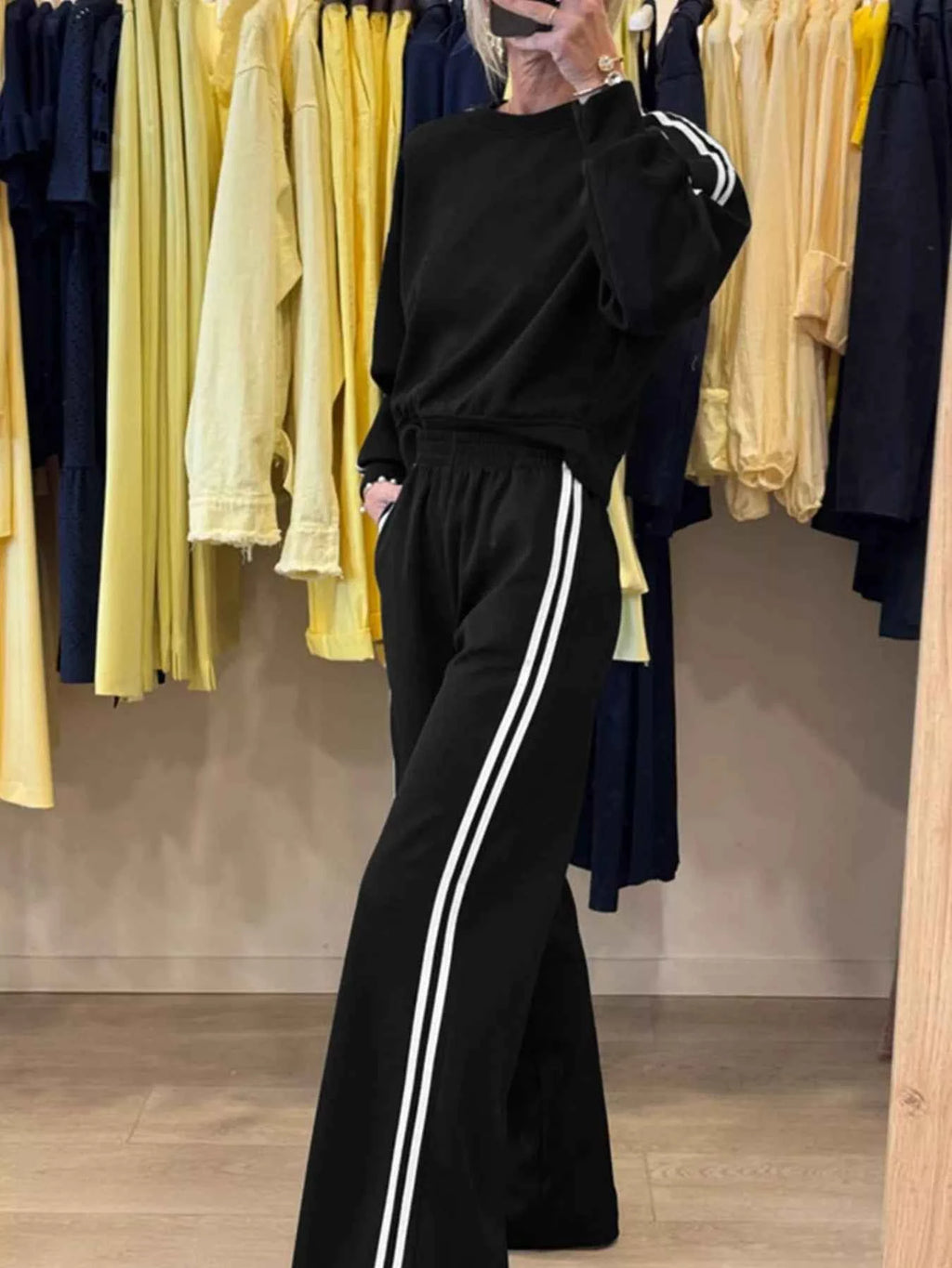 Striped Detail Crewneck Top and Elastic Sweatpants 2pcs Set.