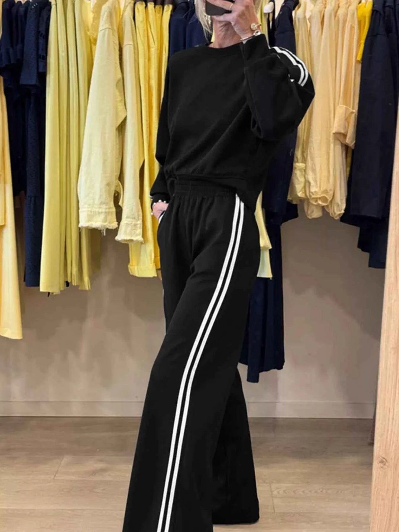 Striped Detail Crewneck Top and Elastic Sweatpants 2pcs Set.