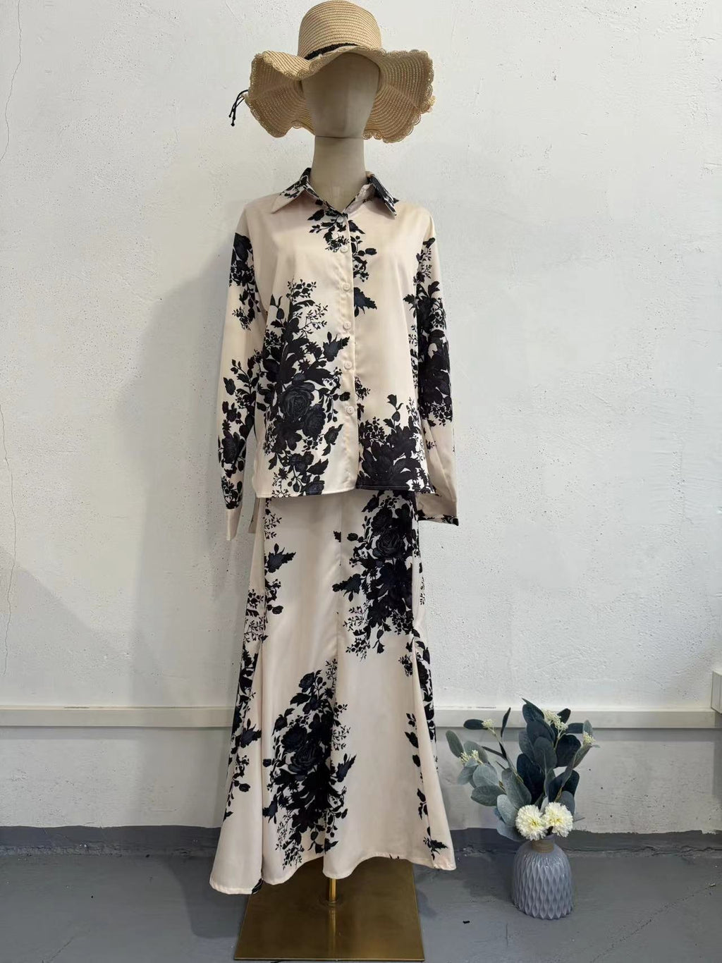 Fashionable Printed Spring Skirt Set with Design SenseSatin Fabric