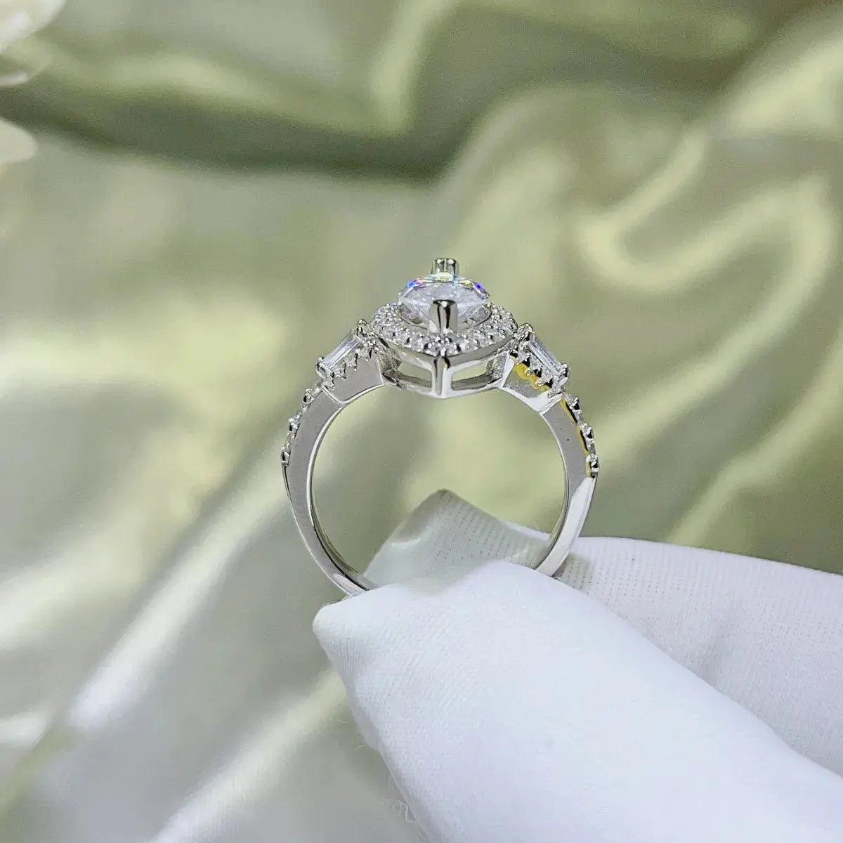 2 Carat Moissanite 925 Sterling Silver Ring.