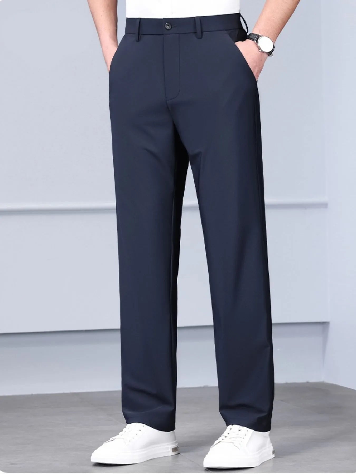 Men's Loose Fit Jeans with Pockets.