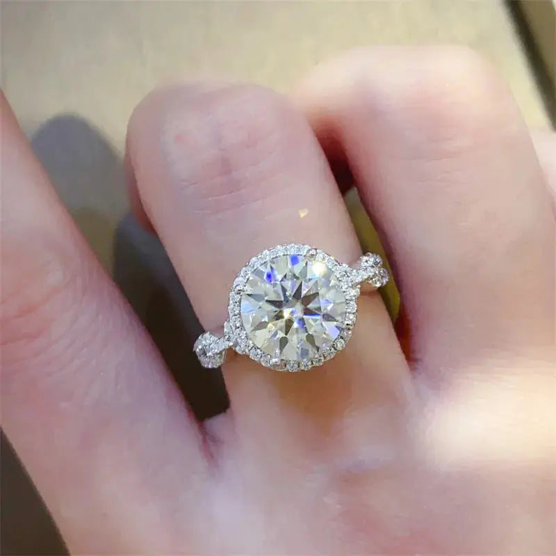 3 Carat 925 Sterling Silver Moissanite Ring.