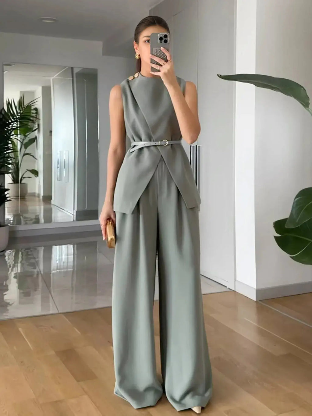 Sleeveless Top and Pants Set WOMEN.