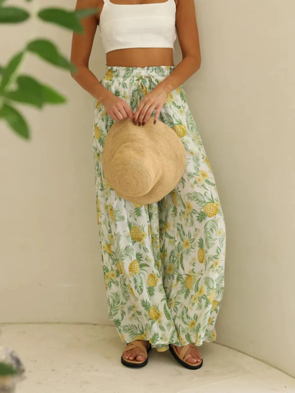 Drawstring Paperbag Waist Printed Wide Leg Pants.
