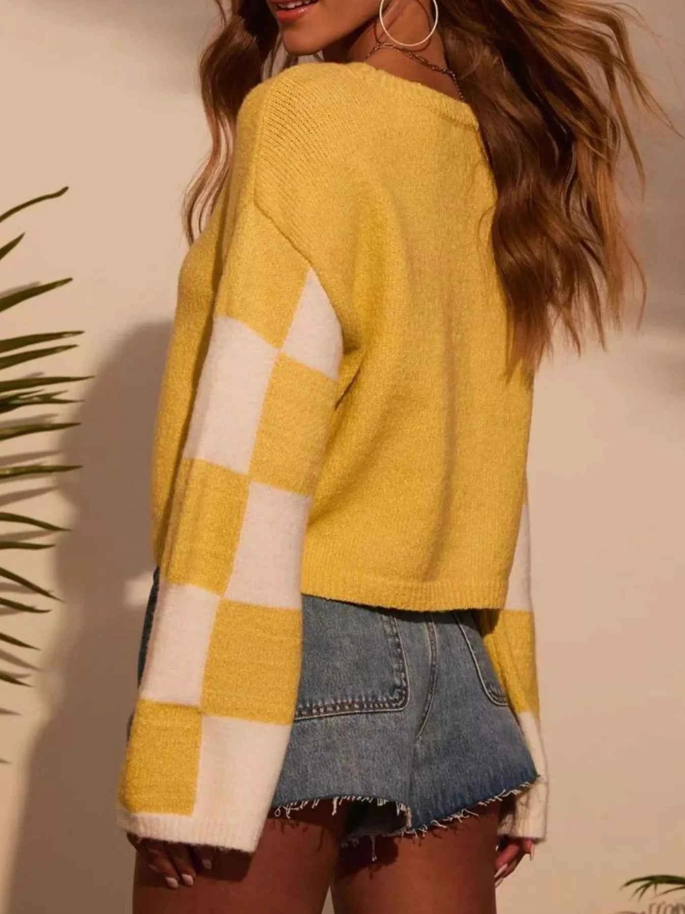 Color Block Long Sleeve Sweater.
