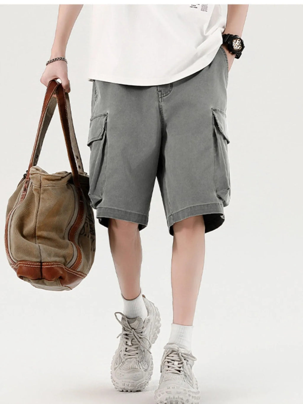 Men's Elastic Waistband Cargo Shorts.