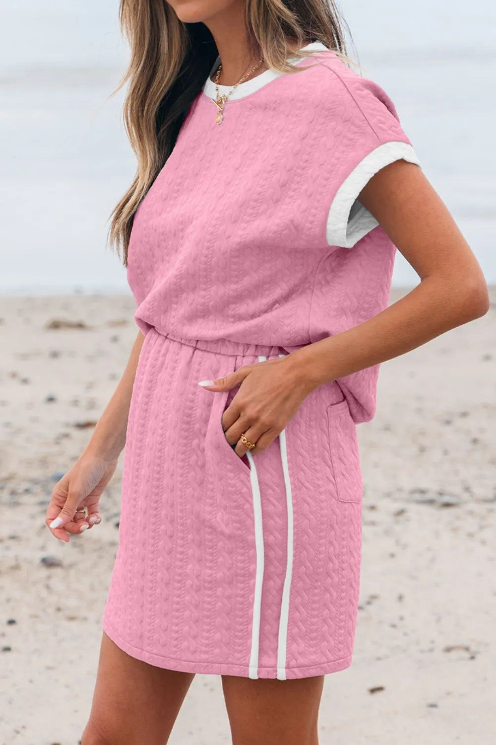 Textured Round Neck Top and Skirt Set> Basic style.