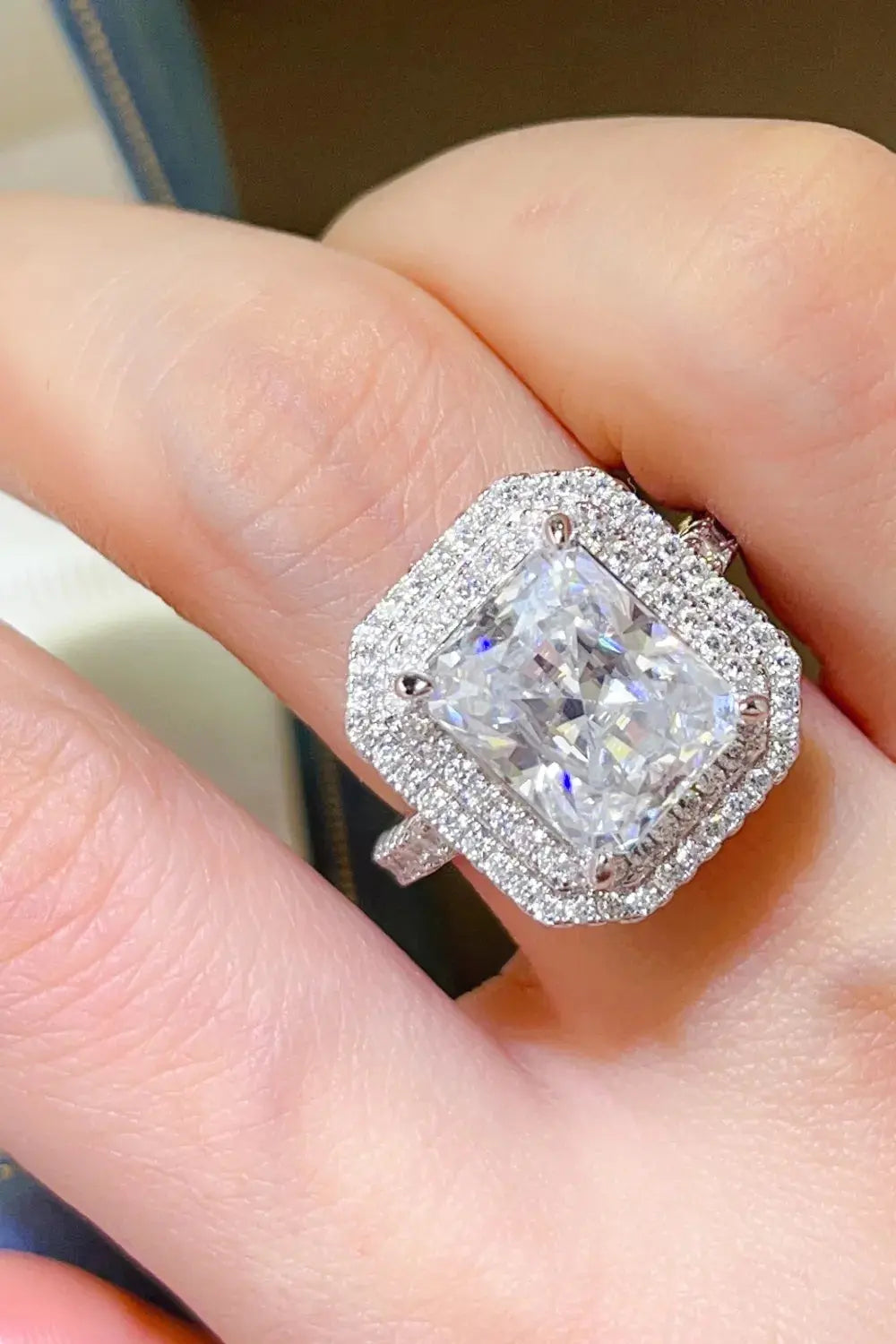 2 Carat Moissanite 925 Sterling Silver Ring.