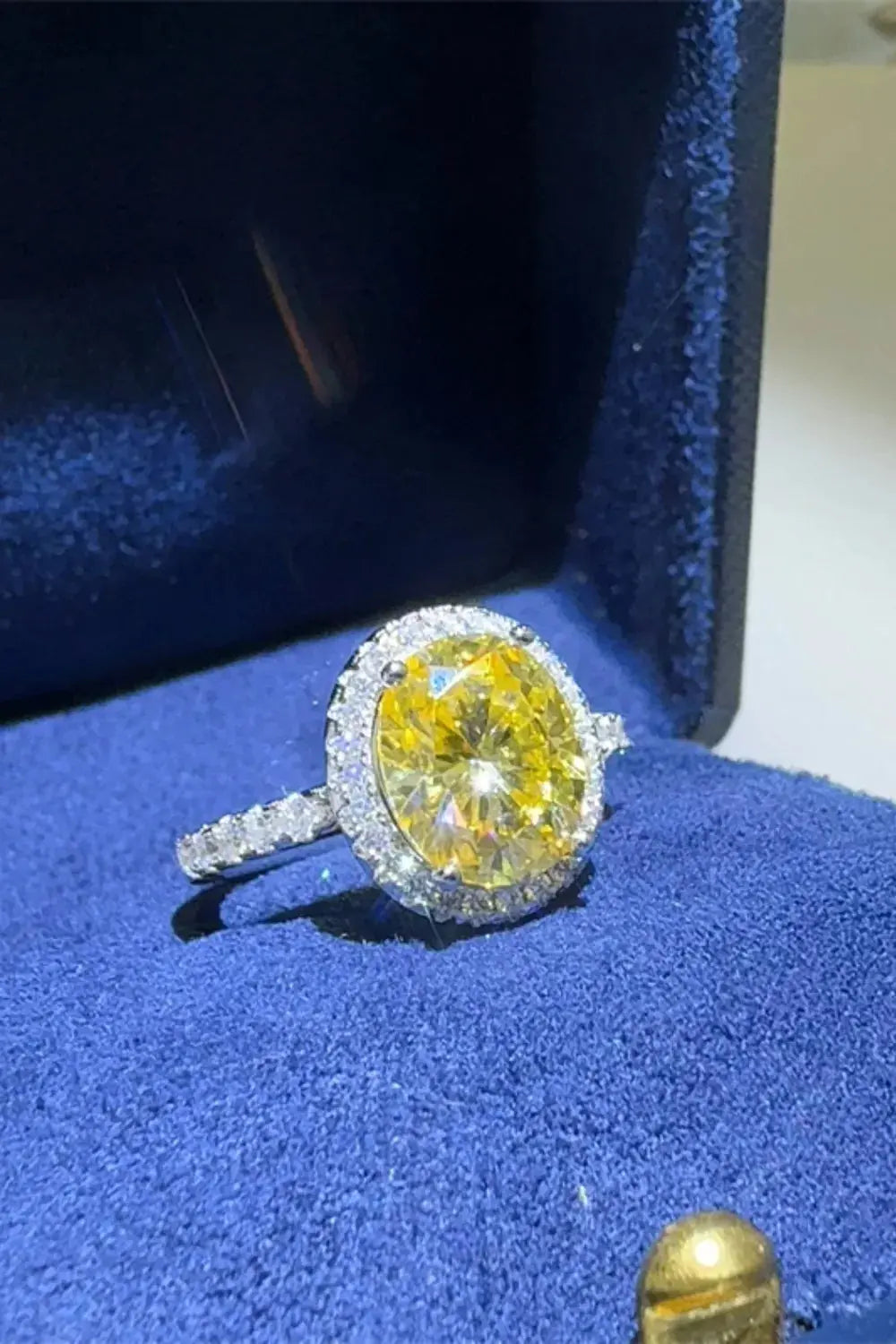 3 Carat Moissanite 925 Sterling Silver Ring.