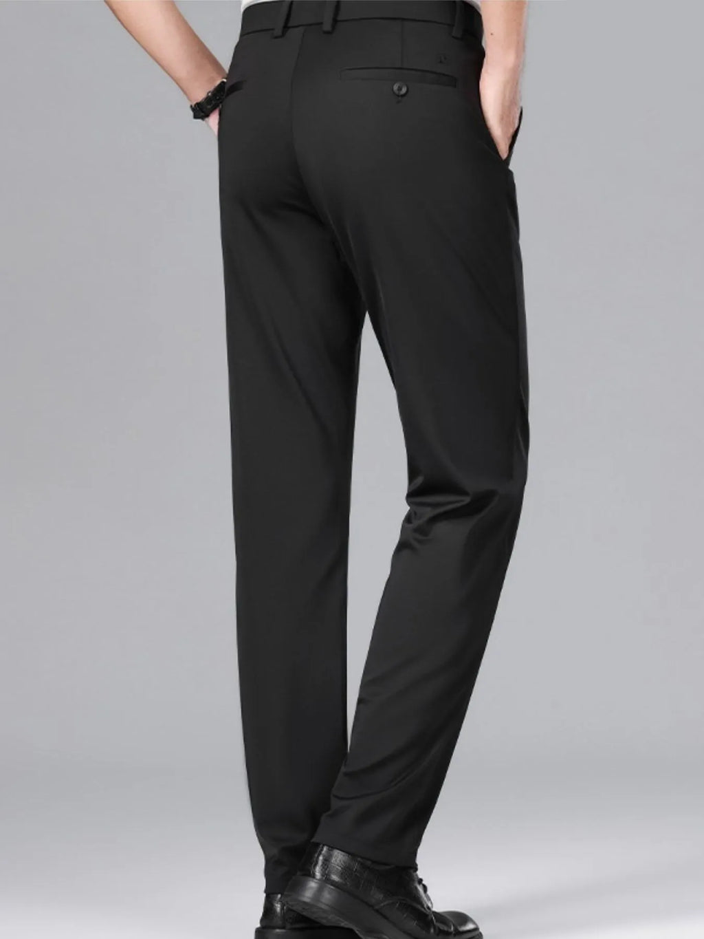 Men's Loose Fit Pants.