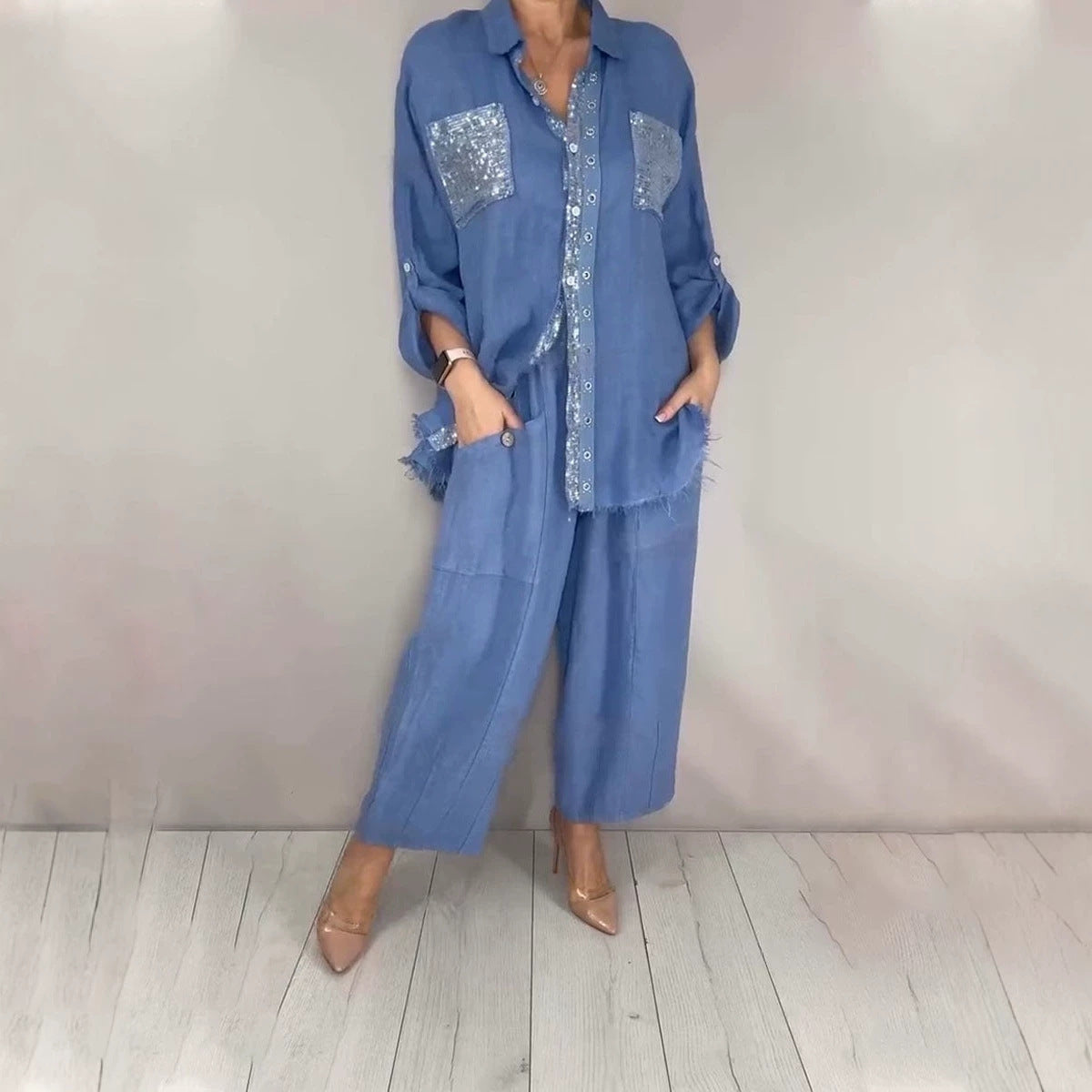 New Fashion Casual Women's Set with Pocket Placket and Gold Embellished Round Neck Design