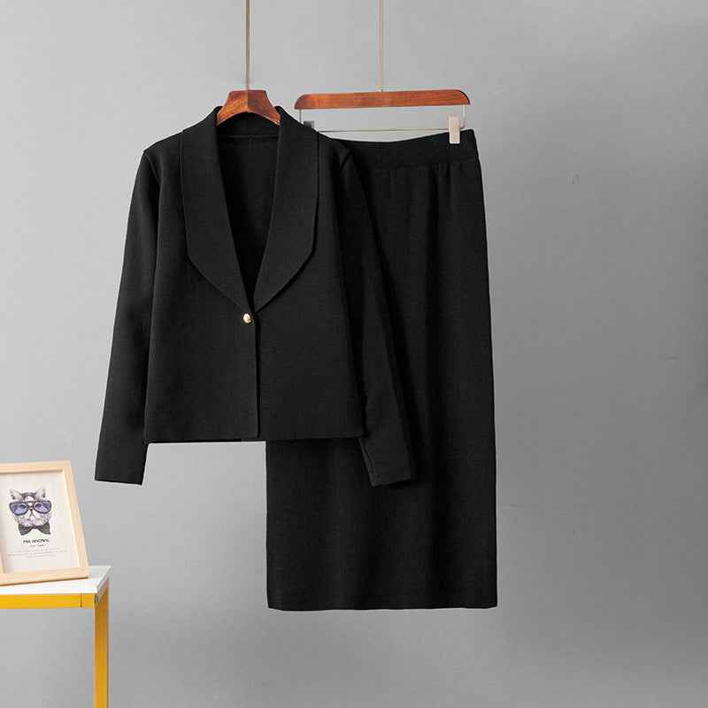 Two piece set of top and hip hugging skirt