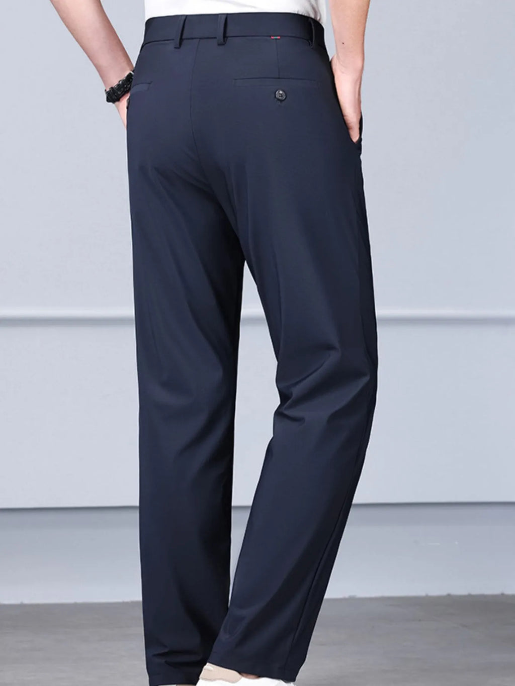 Men's Loose Fit Jeans with Pockets.