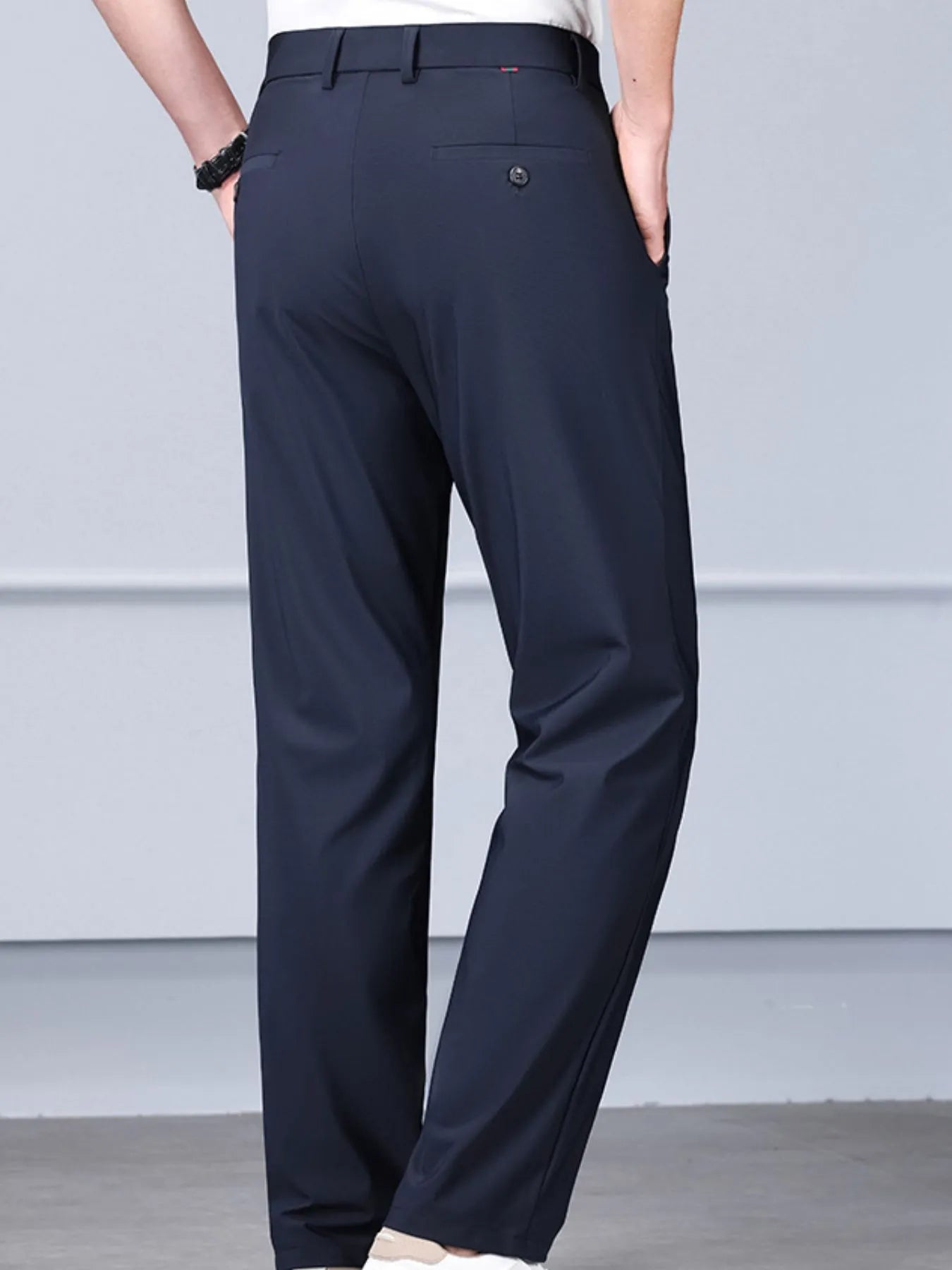 Men's Loose Fit Jeans with Pockets.