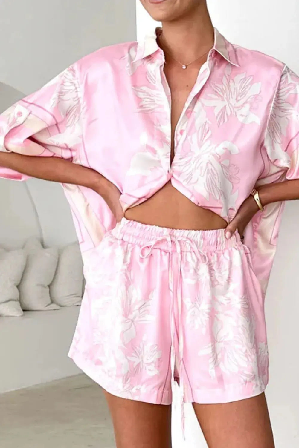 WOMEN Top and Shorts Set.