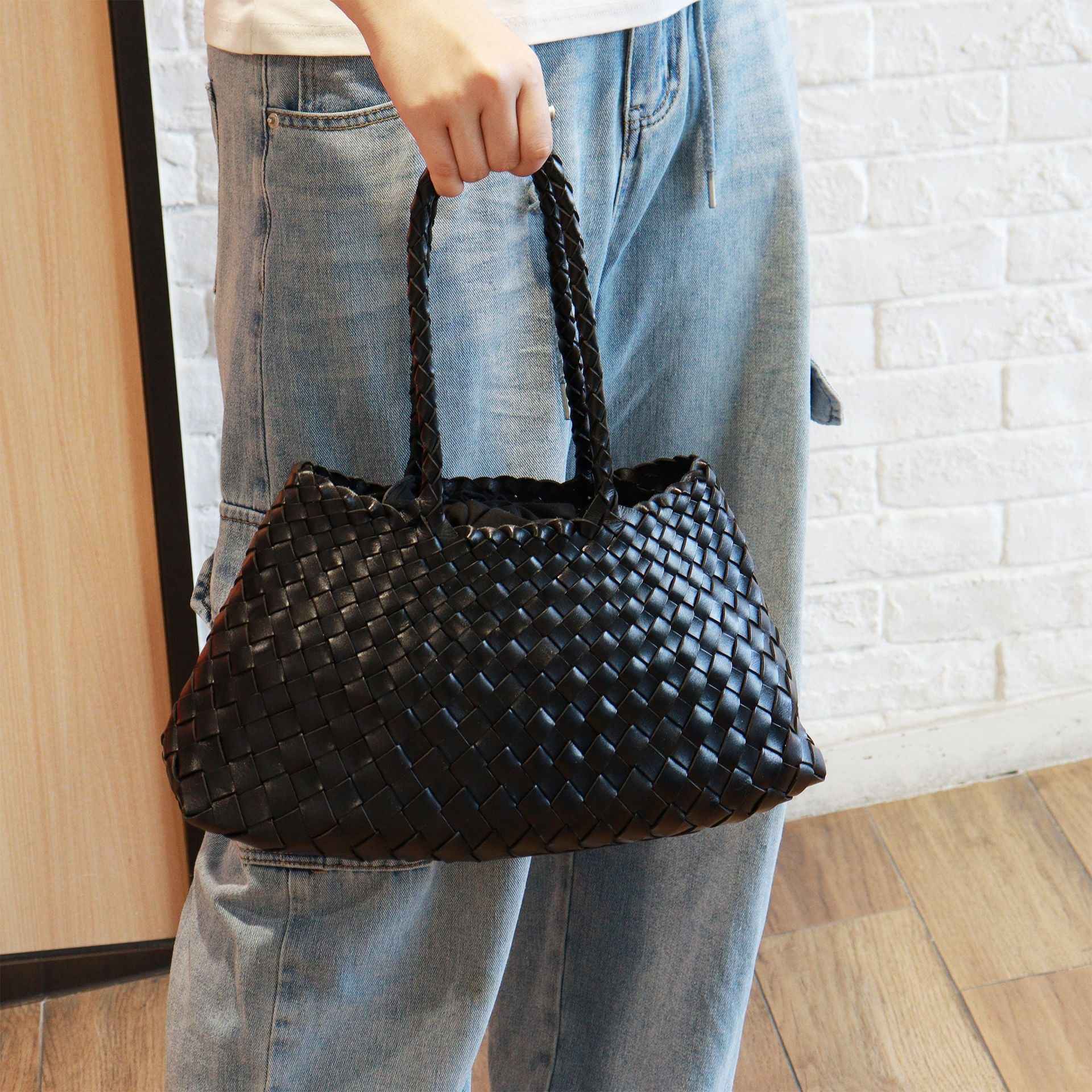 Trendy Retro Large Capacity Handbag Pure Handmade Woven Maternity Bag Commuter Shoulder Tote Bag