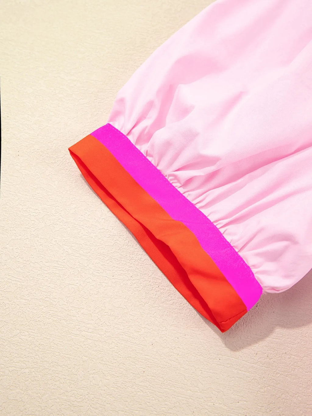 Contrast Trim Notched Short Sleeve Blouse.