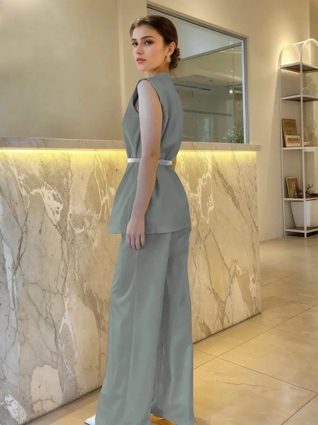 Sleeveless Top and Pants Set WOMEN.