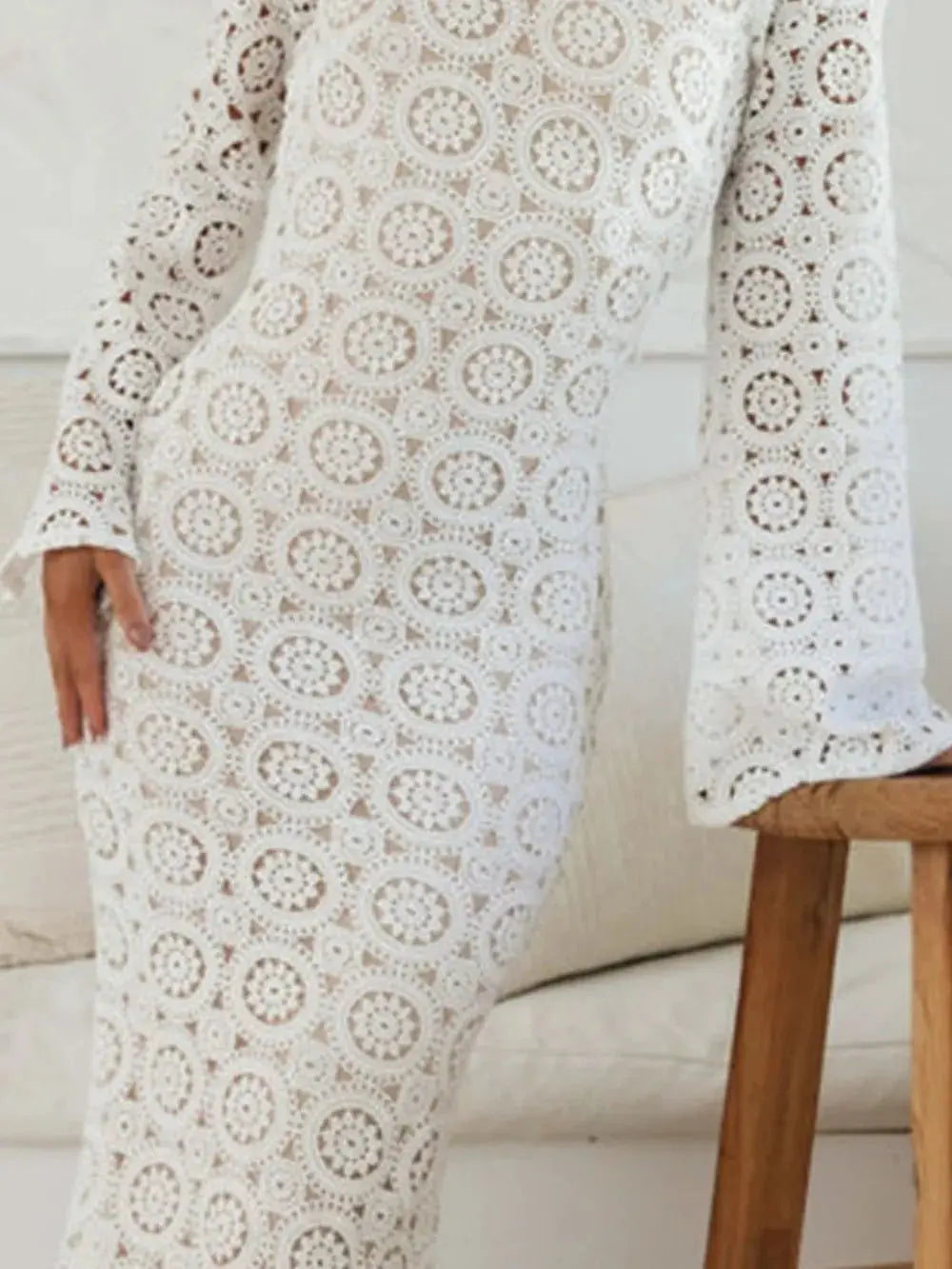 Lace Backless Round Neck Flare Sleeve Dress.