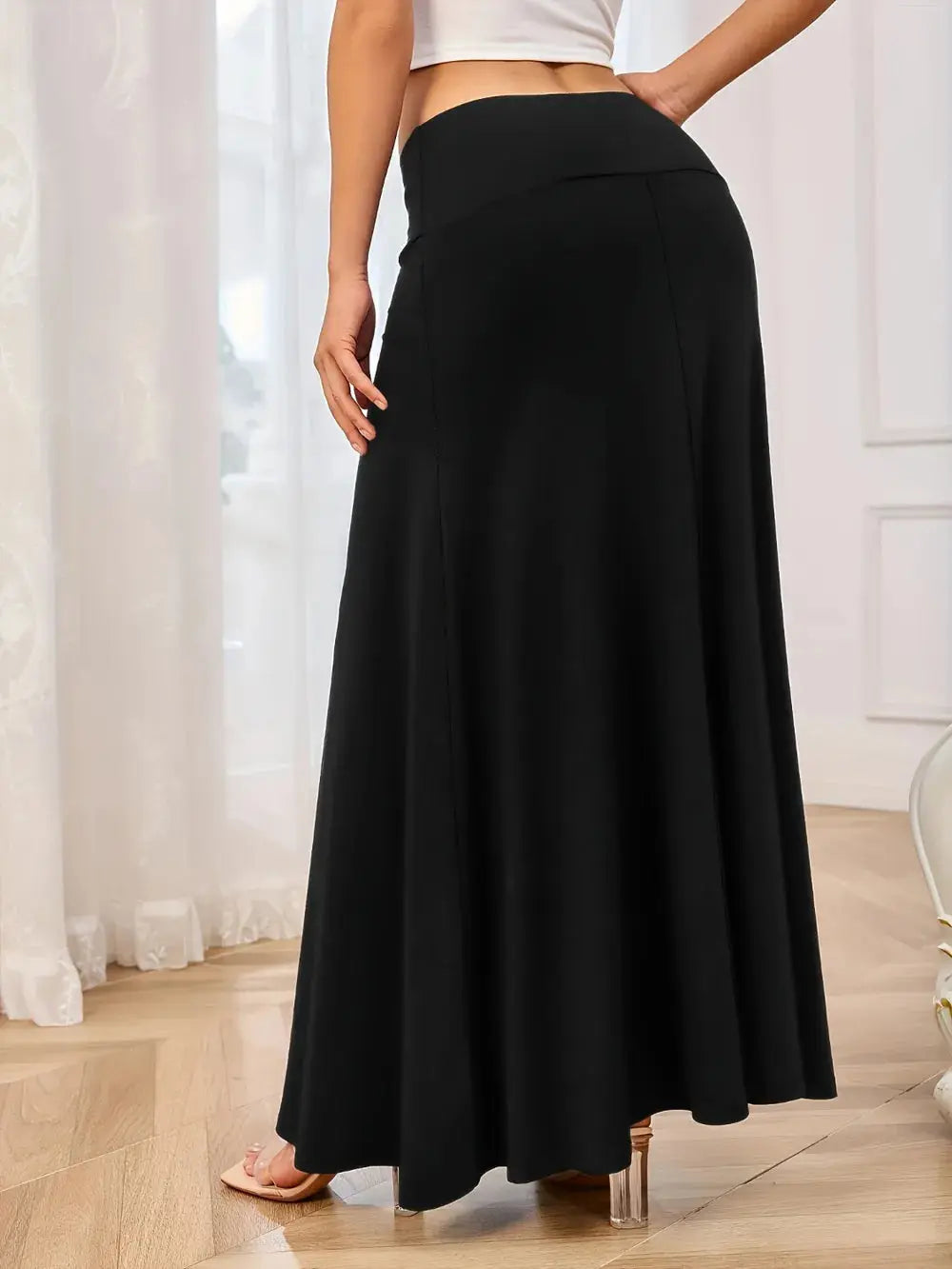 Solid Elastic Waist Maxi Skirt.