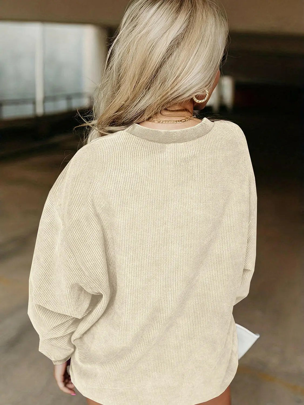 Full Size HOWDY Graphic Round Neck Sweatshirt.