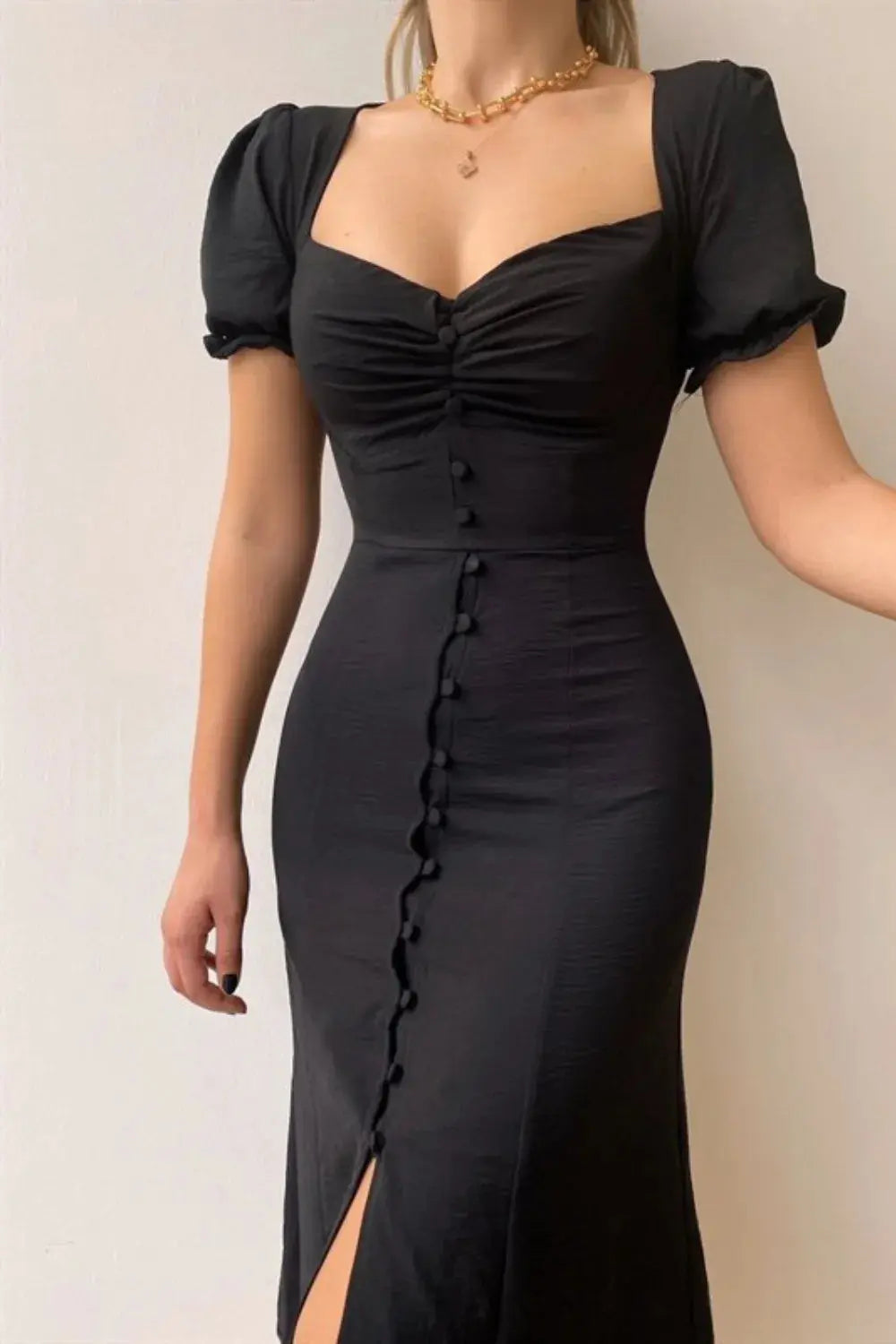 Sweetheart Neck Short Sleeve Dress.