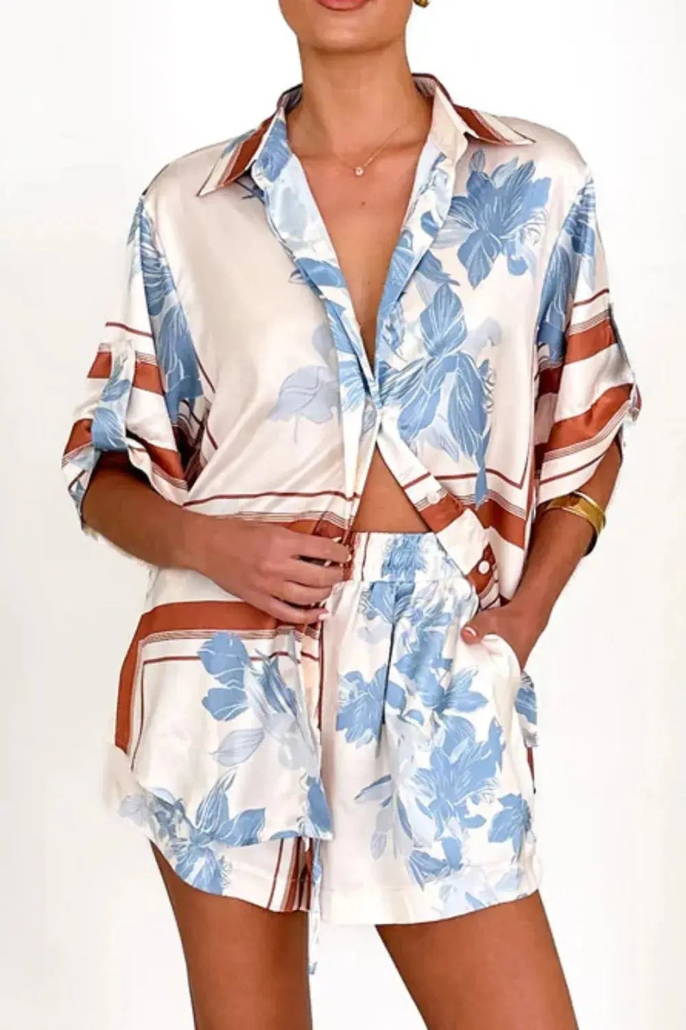 WOMEN Top and Shorts Set.