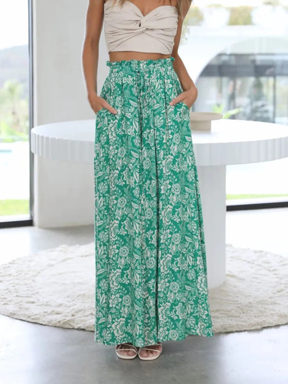 Drawstring Paperbag Waist Printed Wide Leg Pants.