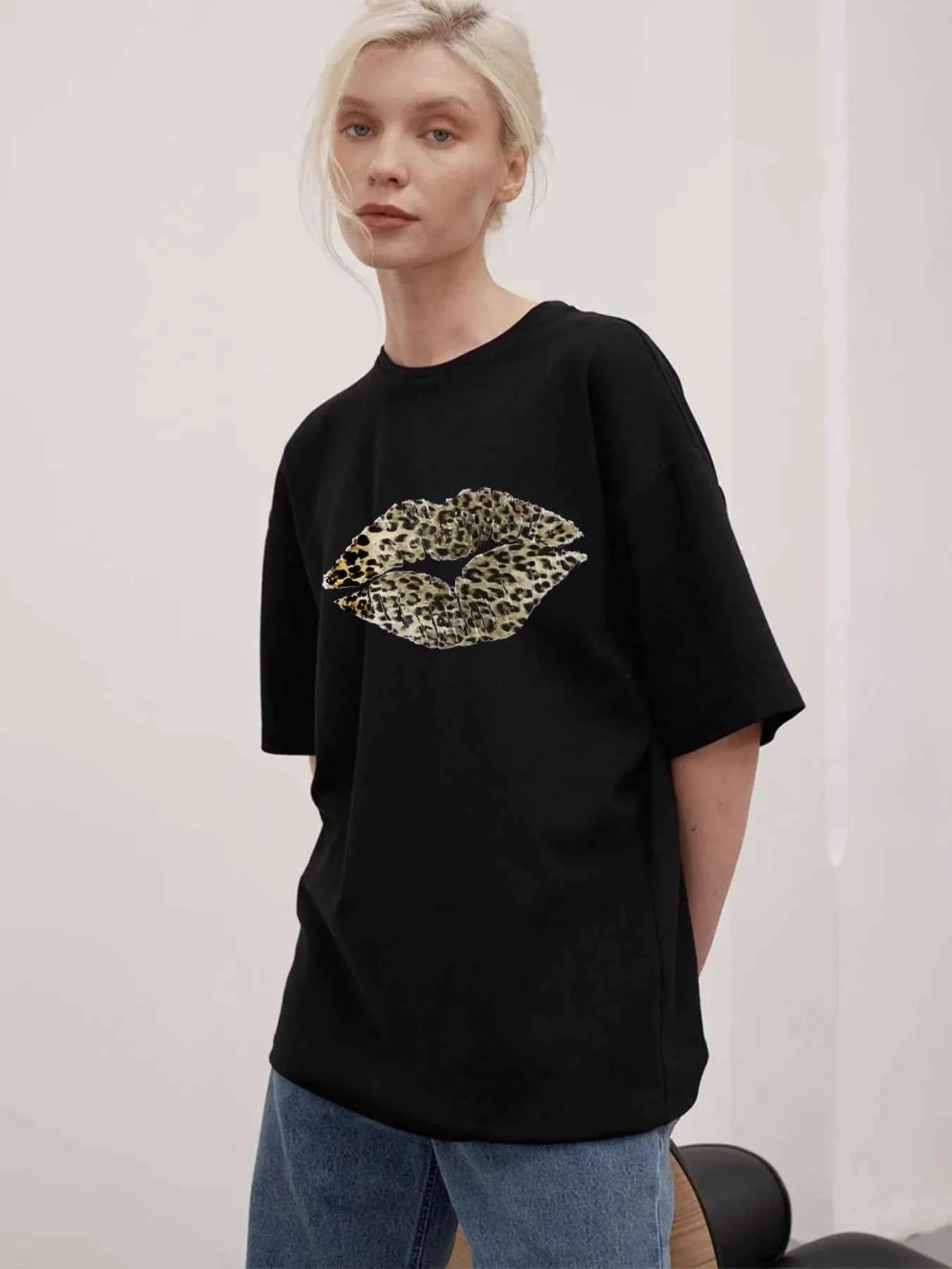 Leopard Lips Round Neck Oversized T-Shirt