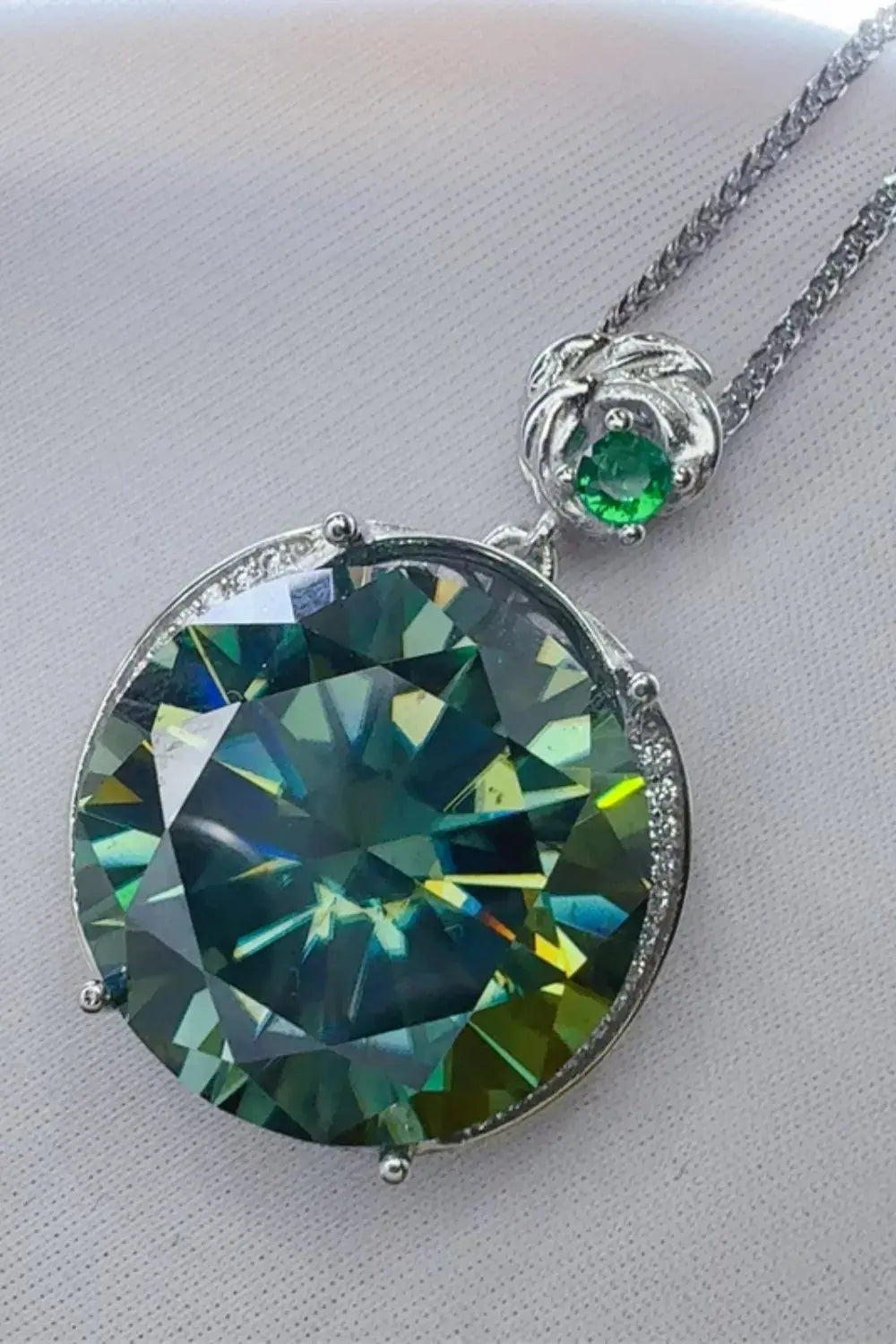 20 Carat Moissanite 925 Sterling Silver Pendant Necklace.